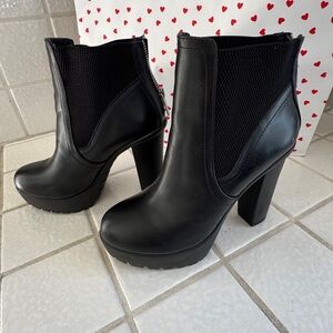 Steve Madden Black Platform Chunky Heel Ankle Boots